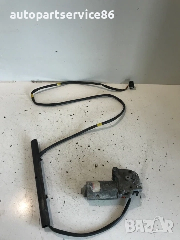 Мотор за регулиране на предна лява седалка за Mercedes S320 W140 (1995) 0390206643 , снимка 2 - Части - 55220477