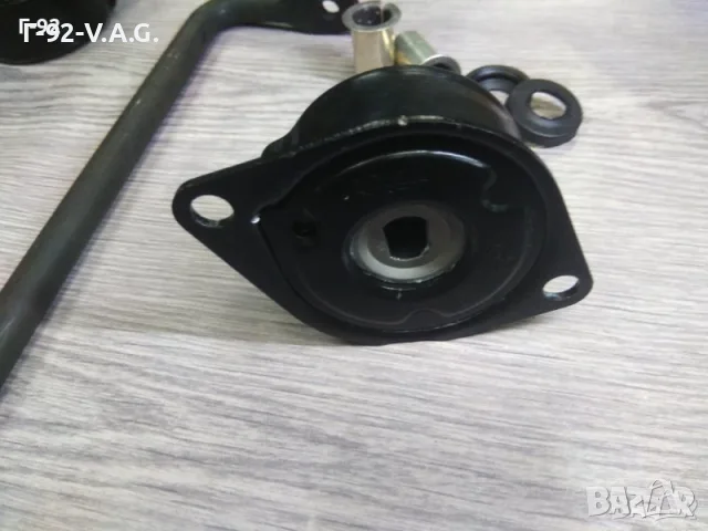 028903315R **NEU**VAG**AUDI** Обтегач, пистов ремък** , снимка 2 - Части - 55323758