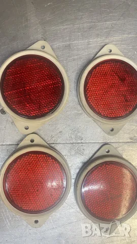 Светлоотражател червен