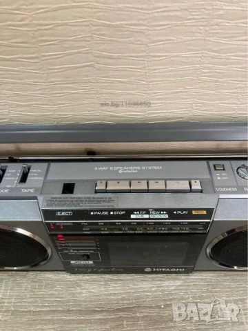 HITACHI TRK-6701W VINTAGE RETRO BOOMBOX радио касетофон, снимка 4 - Радиокасетофони, транзистори - 54451449
