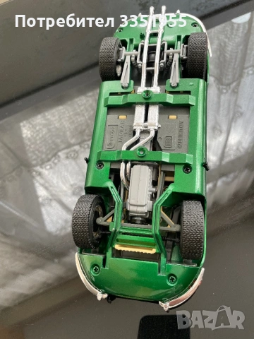 Ретро модел на jaguar E 1961 1/18, снимка 12 - Колекции - 54199022