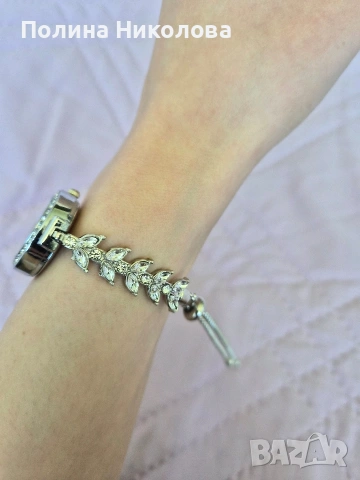 Дамски сребрист часовник, снимка 2 - Дамски - 54323527