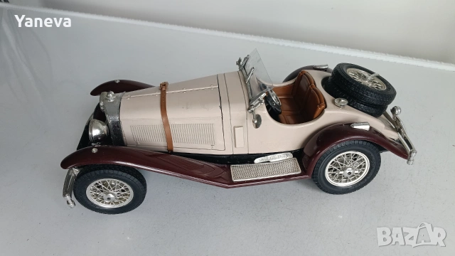 Mercedes-Benz SSK 1928 в мащаб 1:18, произведен от италианската компания Bburago. , снимка 2 - Коли, камиони, мотори, писти - 55003235