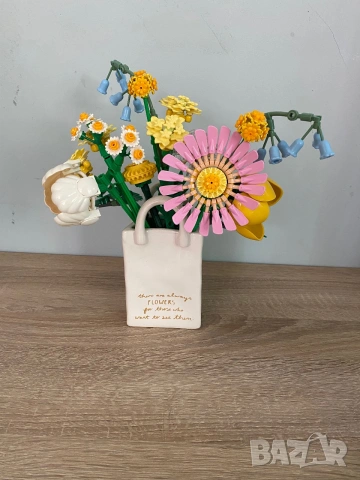 LEGO Botanicals & Icons - Коледна звезда, бамбук, слънчев букет, снимка 4 - Други игри - 54960158