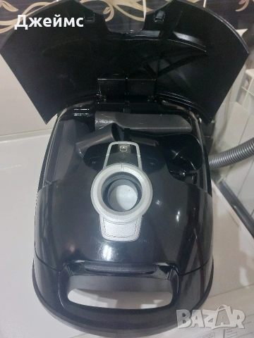Прахосмукачка Miele Complete C3 Pure Black EcoLine , снимка 13 - Прахосмукачки - 54777941