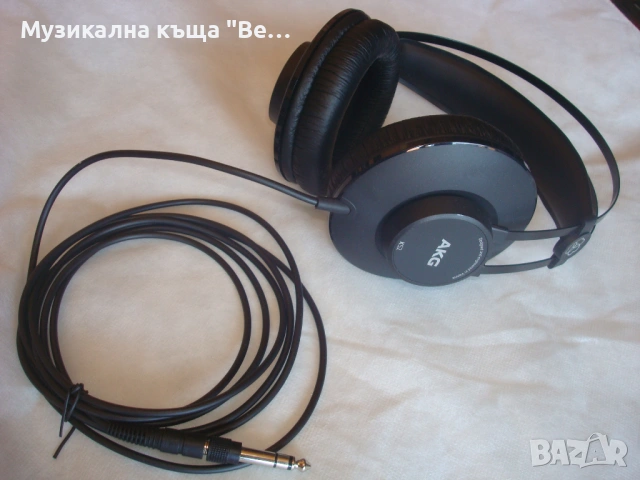 Слушалки AKG K52
