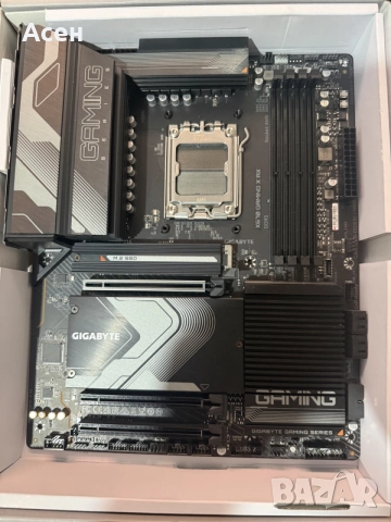 Дънна платка GIGABYTE X670 GAMING X AX сокет АМ5, DDR5, PCIe 5.0 M.2 SSD