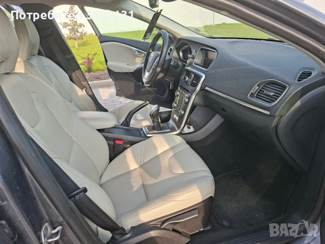 Volvo V40 1.6D Summum, снимка 5 - Автомобили и джипове - 54564200