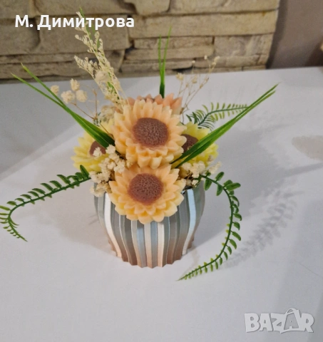 Аранжировка от глицеринов сапун„Златна усмивка“, снимка 5 - Декорация за дома - 54072275