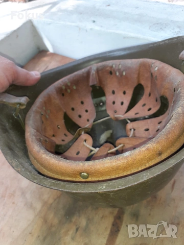 Стара военна каска, снимка 7 - Антикварни и старинни предмети - 54182993