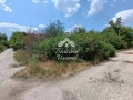 Ъглов парцел с къща в близост до стадиона, снимка 1