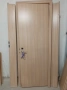 Продавам 2 интериорни врати в цвят светъл дъб с каси и первази., снимка 1