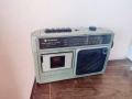 1970-те години Sanyo M2560N работещ касетофон и FM SW MW радио, Япония, снимка 1