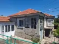 Къща със дворно място, снимка 1