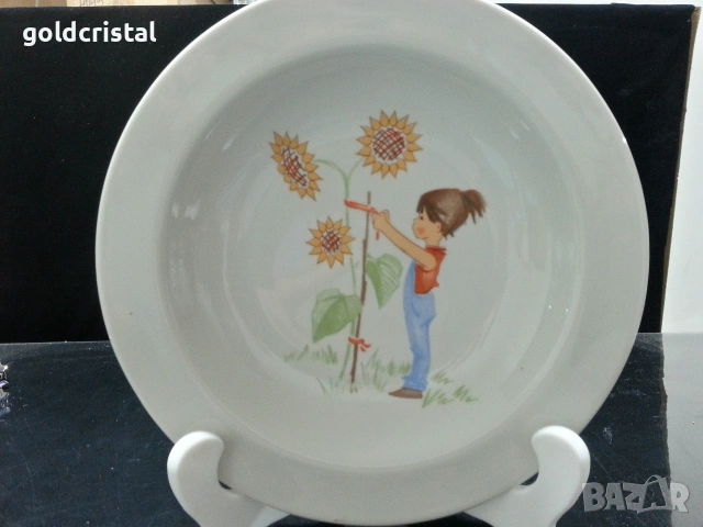 български порцелан чиния момиче с цветя 