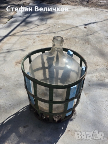 Голяма стъклена дамаджана 50л в метална клетка, снимка 3 - Колекции - 54108013