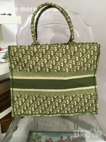 Christian Dior Large Oblique Book Tote in Green чанта, снимка 4 - Чанти - 54932294