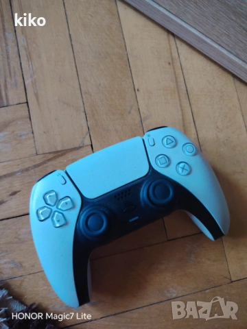 PS5+4 игри, малко използван и в отлично състояние, снимка 8 - PlayStation конзоли - 54947423