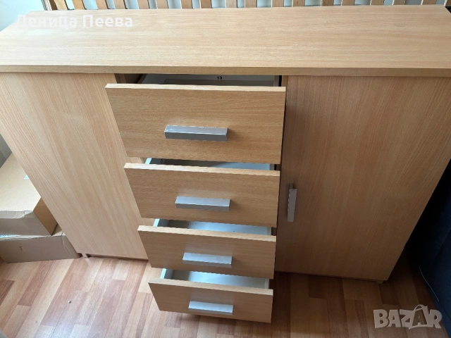 Скрин в много добро състояние, снимка 3 - Скринове - 54212364