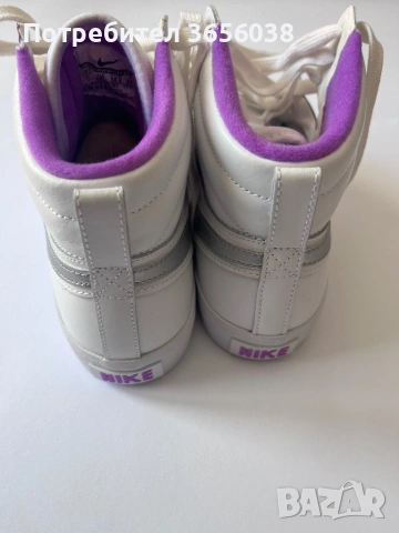 Дамски маратонки Nike, снимка 4 - Маратонки - 54779967