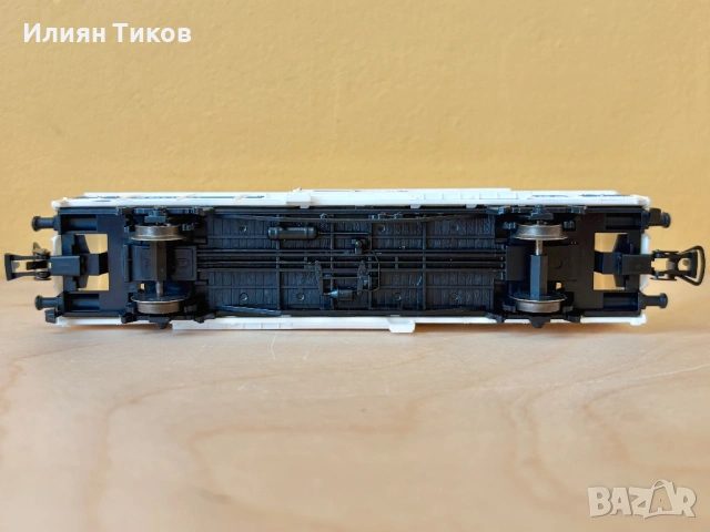 Товарен вагон PIKO 95588 NS Frico в H0 DC влак, влакче, снимка 9 - Влакчета, самолети, хеликоптери - 54789185