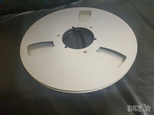 Един брой алуминиева ролка. В добро състояние. Само ролка, без лента и кутия., снимка 3 - Декове - 54073637