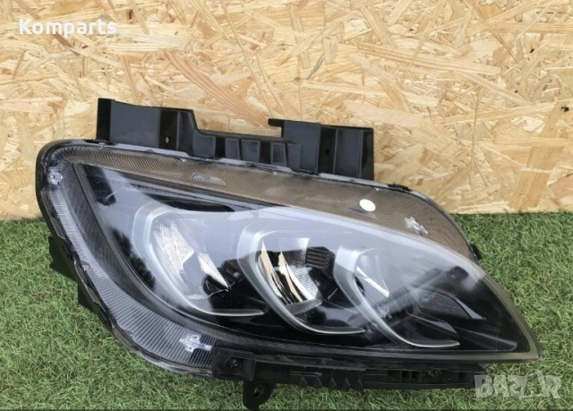 Оригинален ляв фар за Hyundai Kona MK1 Headlight Front Right LHD 92102J9630