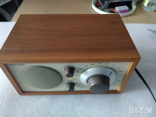 AM/FM радиоприемник Tivoli Audio Model One, снимка 3 - Радиокасетофони, транзистори - 55276663