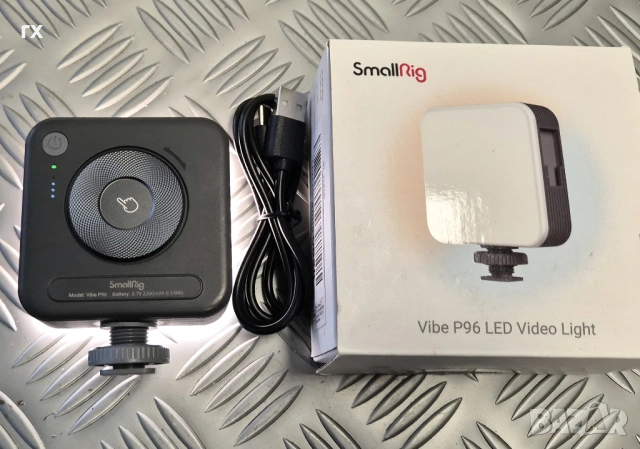 LED Видео осветление SmallRig Vibe P96, снимка 3 - Светкавици, студийно осветление - 54103967