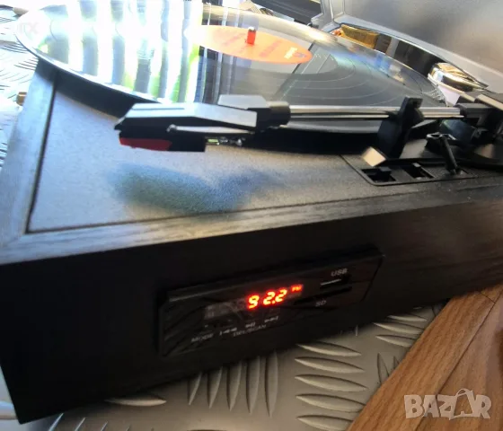 Грамофон TR109-R с ВГРАДЕНА БАТЕРИЯ, FM, Bluetooth, USB, SD слот и говорители, снимка 2 - Грамофони - 55423399