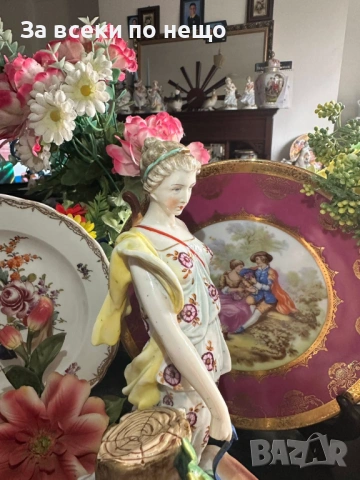 Sitzendorf Germany  Circa 1904 “ Дамата с херувим и куче” Код P2253, снимка 17 - Колекции - 54241563