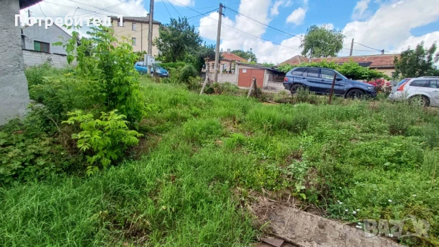 Продавам двор 1600 кв.м със стара къща, близо до Хуманитарна гимназия, гр Добрич, снимка 8 - Къщи - 54928999