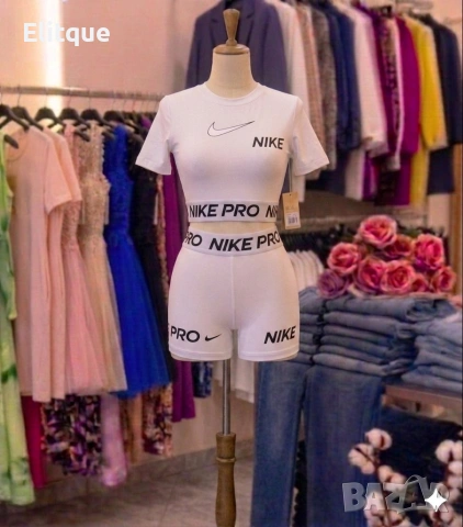 Спортен комплект от две части Nike Pro (Тениска и къси панталони)