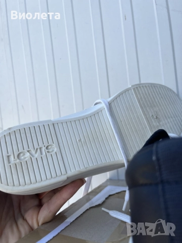 Кецове Levis Malibu 2 номер 39, снимка 5 - Маратонки - 55637165