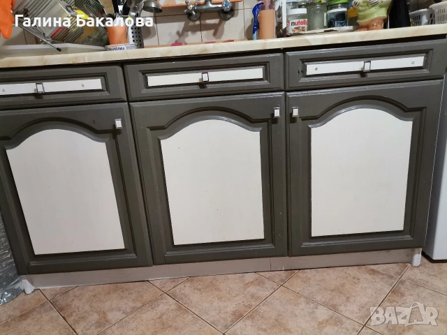 Продавам кухненски шкафове. Долни, горни и барче., снимка 2 - Шкафове - 54904068