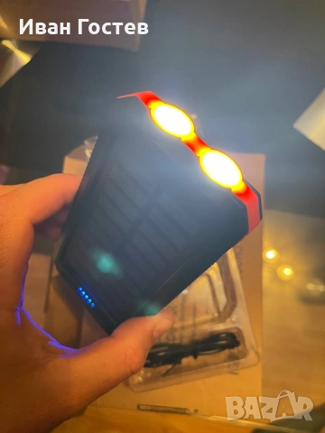 Чисто нова Соларна Външна Батерия Vikeri 26800mAh – Мощна Power Bank с двоен LED фенер, снимка 3 - Външни батерии - 54918785