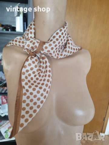 Копринени шалове с точки (различни размери), снимка 14 - Шалове - 54144361