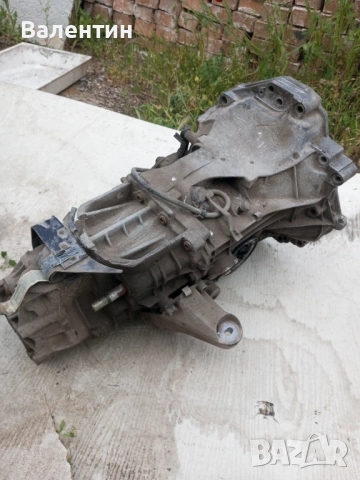 Скоростна кутия Audi 80 , снимка 3 - Части - 54401757