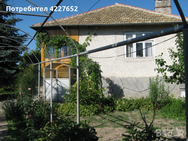 Продавам къща с дворно място и гараж, снимка 3 - Къщи - 54704655