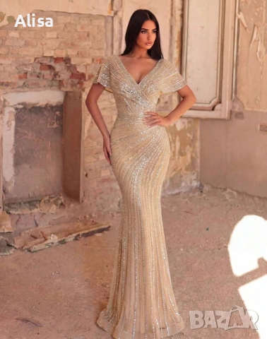 Официална златиста рокля