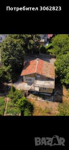  Постройка и дворно място с площ 1300 кв.м. в гр. Белослав