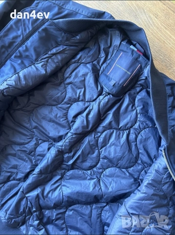 Яке бомбър Tommy Hilfiger в синьо, снимка 6 - Якета - 54196101