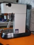 Кафемашина с ръкохватка DeLonghi Dedica EC685.W Бяла, снимка 12