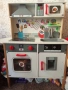 Продавам детска кухня с пособия за готвене , снимка 1