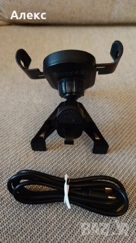 Стойка за кола Cellularline за въздуховод с безжично зареждане USB-C, снимка 3 - Зарядни за кола - 54001949