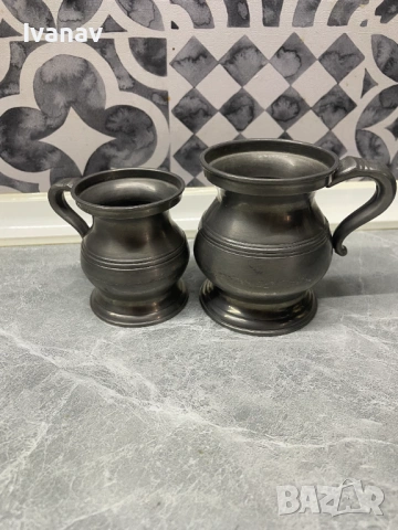 Комплект от две оловни мерителни чашки