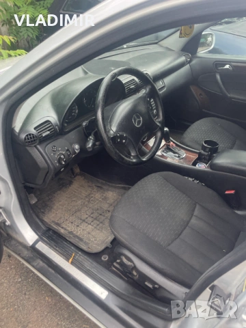 Mercedes-Benz C 220, снимка 4 - Автомобили и джипове - 54932912