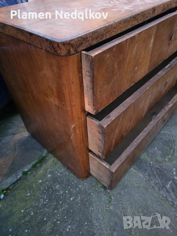 Стар дървен скрин,масив.