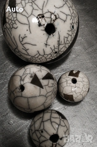 Авторски комплект студийна керамика „RAKU Crackle Spheres“ – 4 броя, снимка 4 - Декорация за дома - 55058357