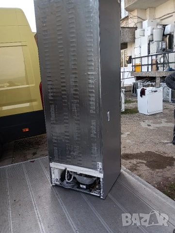 Огромен XXL комбиниран хладилник с фризер Сименс Siemens No Frost A+++ 2 години гаранция!, снимка 9 - Хладилници - 54241751